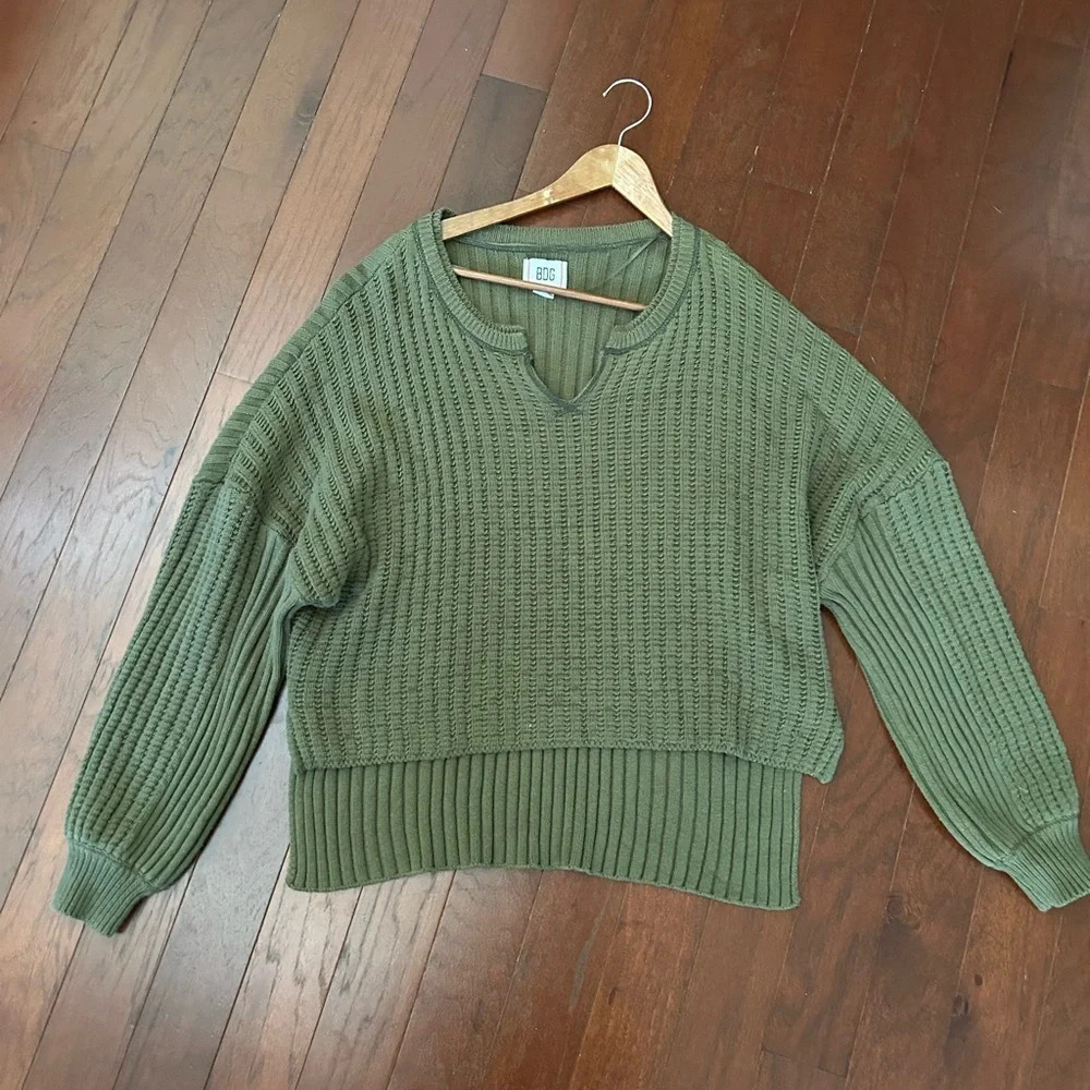Urban Outfitters BDG Allie Notch Neck Pullover Sweater Green Size XS oversized - Picture 4 of 9